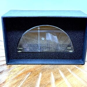 Texas Flag Flutter Half Circle Laser Etched Acrylic Paperweight Box Gift